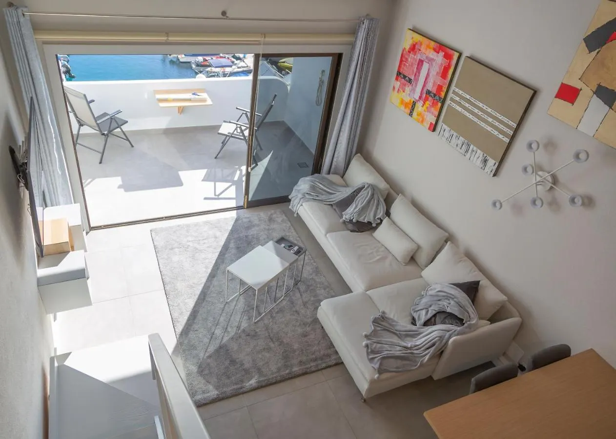 شقة Radazul Marina Seafront 5 0*,