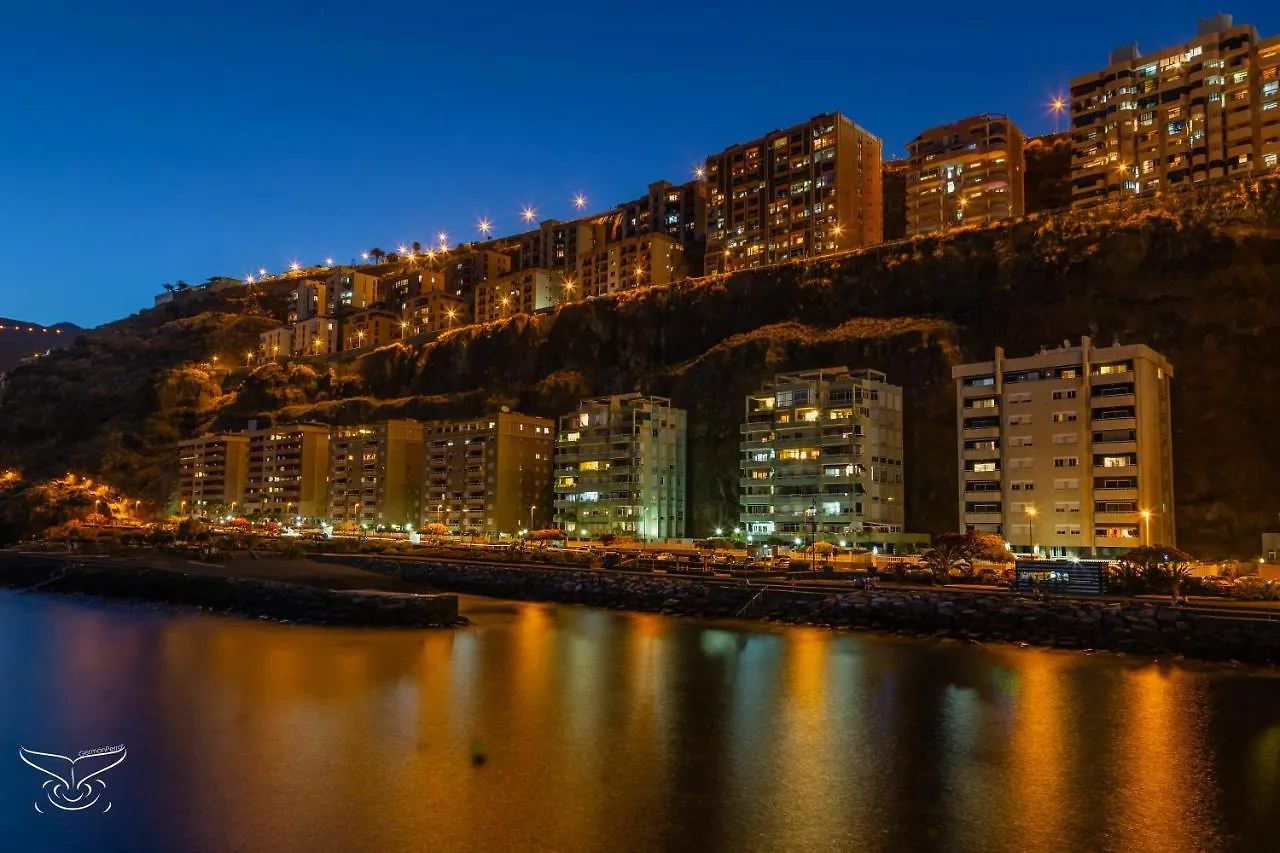شقة Radazul Marina Seafront 5 0*,