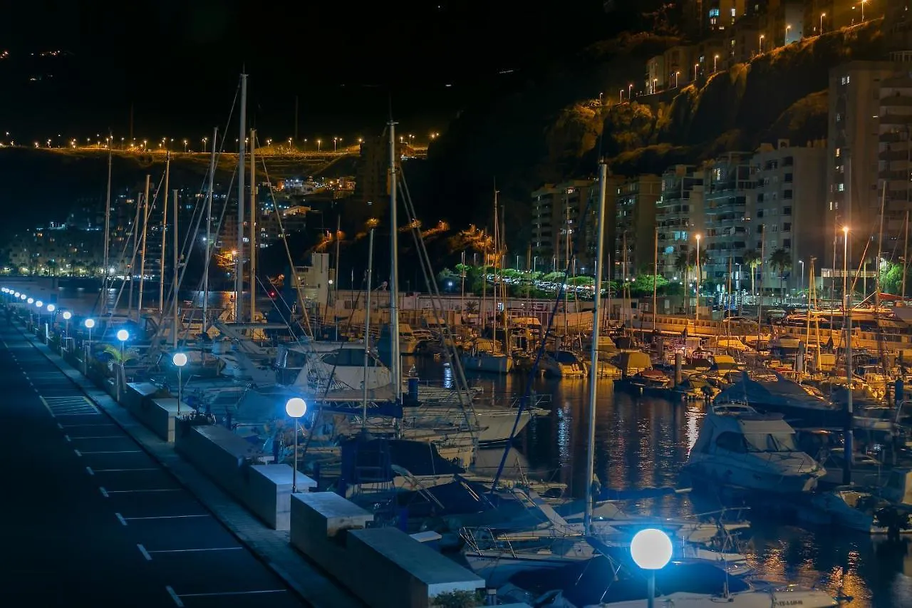 شقة Radazul Marina Seafront 5